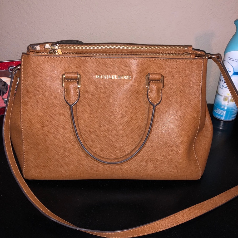 Authentic Michael Kors Sutton bag - Picture 2 of 6